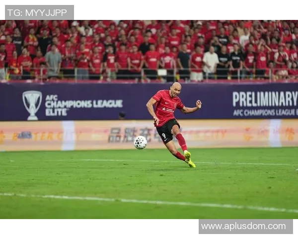 赛后分析:成都足球队与西安足球队的战术配合与表现总结 赛后分析:成都足球队与西安足球队的战术配合与表现总结