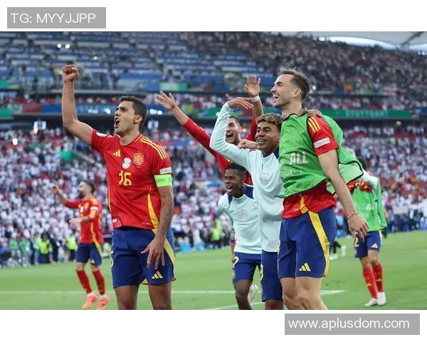 足球明星双手交叉手势背后的深意与魅力解析