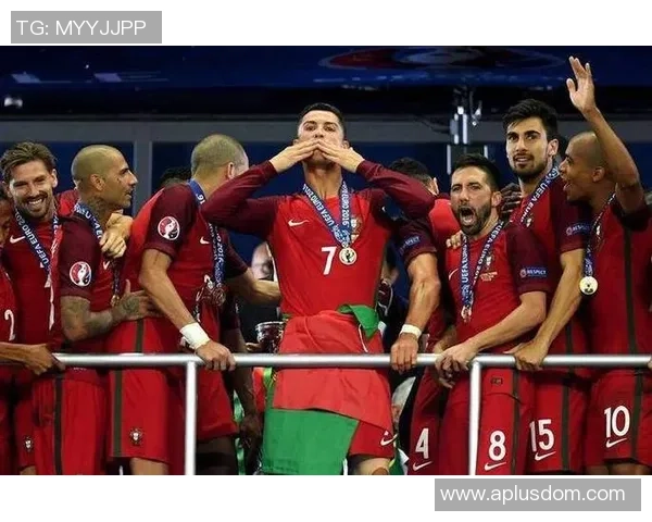 足球明星成就之争谁能称王谁是历史最佳球员 足球明星成就之争谁能称王谁是历史最佳球员